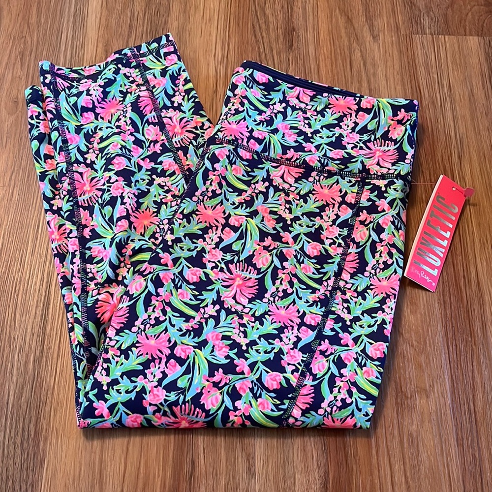 Lilly Pulitzer Weekender High Rise Crop - Picture 2 of 7